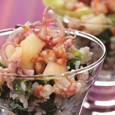 Салат с креветками и копченым осьминогом