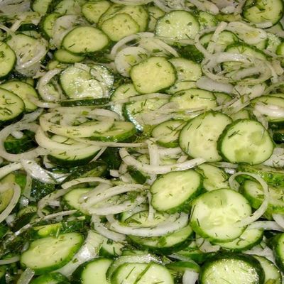 Зеленый салат Нежинский из огурцов на зиму