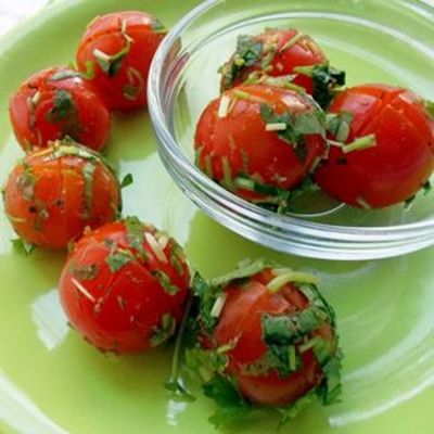 Малосольные помидоры черри