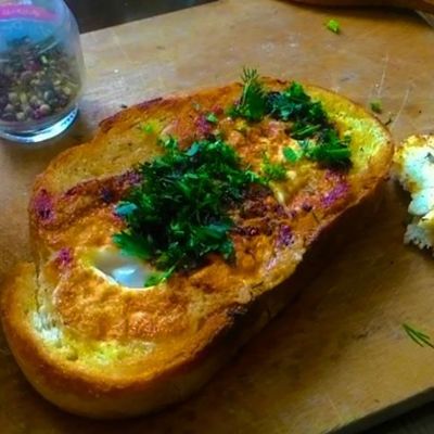 Сэндвич с жареным яйцом