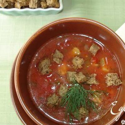 Томатный суп с мидиями и гренками