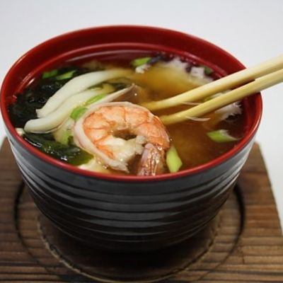 Мисо суп с креветками Японская кухня
