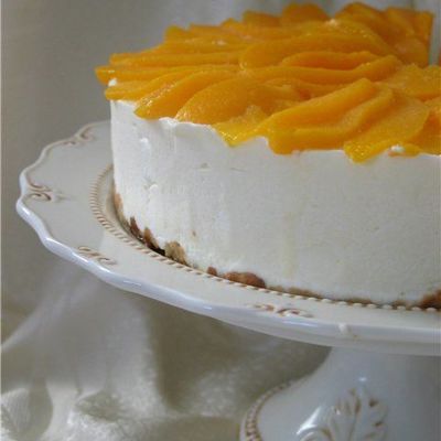 Торт творожный мусс с белым шоколадом и персиками