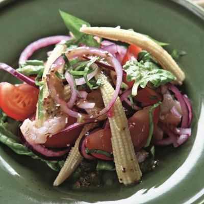 Салат с креветками классический простой рецепт с помидорами