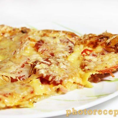 Домашняя пицца с болгарским перцем и колбасой пикколини