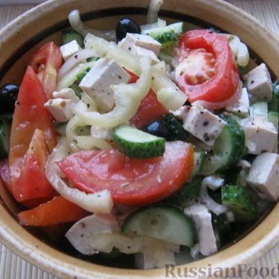 Постный греческий салат с сыром тофу