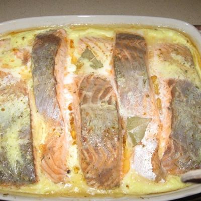 Стейки лосося, запеченные в духовке
