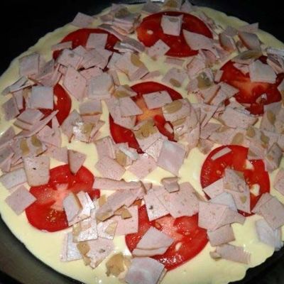 Пицца без сыра на сковороде
