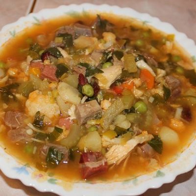 Айнтопф - немецкий густой суп из говядины, курицы и копченостей