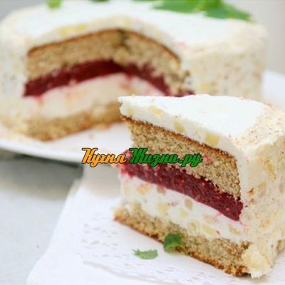 Миндальный торт с творожным кремом и ягодным желе