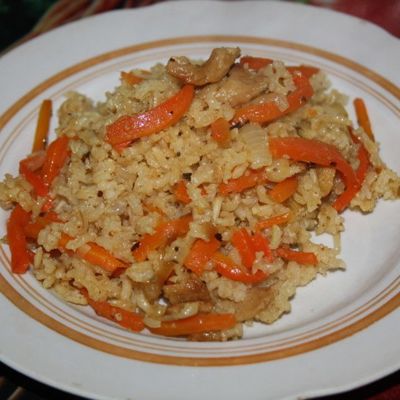 Бурый рис с овощами и соевым мясом