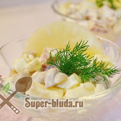 Вкусный салат с курицей и маринованными грибами шампиньонами, 4 рецепта