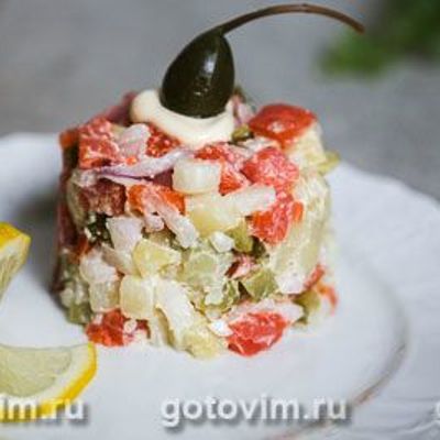 Салат из слабосоленой семги с овощами