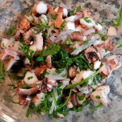 Салат из осьминогов