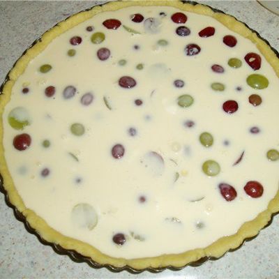 Пирог с виноградом Лакомка