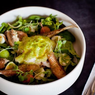 Салат с копченой корюшкой и малосольным огурцом от ресторана DoZari