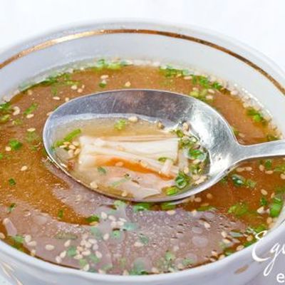 Японский суп с палочками с мясом краба