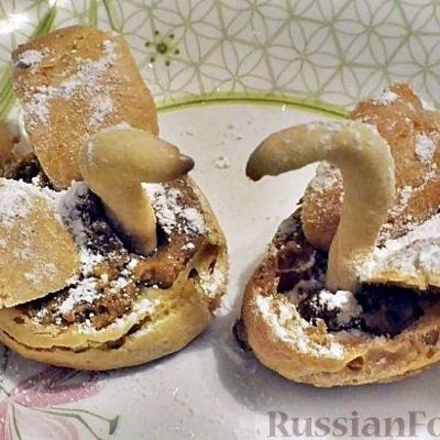 Заварные пирожные Лебеди со сгущенкой