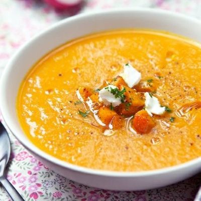 Медленный овощной суп из моркови, сельдерея и брюквы