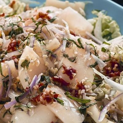 Тайский салат из кальмаров