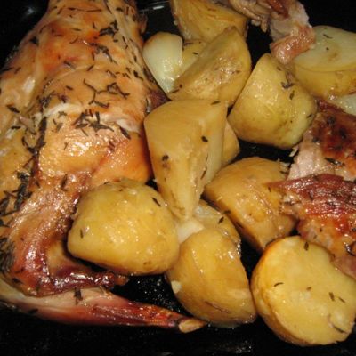 Кролик в духовке с картошкой и сметаной в рукаве в духовке
