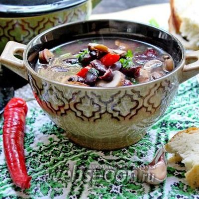 Суп с красной фасолью и грибами