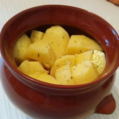 Картошка в горшочках с фаршем в духовке