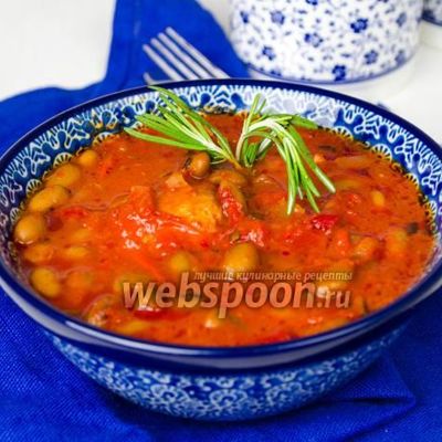 Свинина с фасолью в томатном соусе