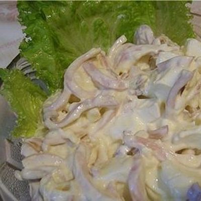 Салат из кальмаров с плавленым сыром