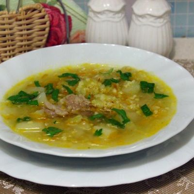 Мясной суп с пшеном, кольраби и кабачком