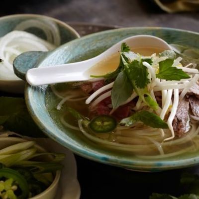 Вьетнамский суп с рисовой лапшой и говядиной Фо Бо