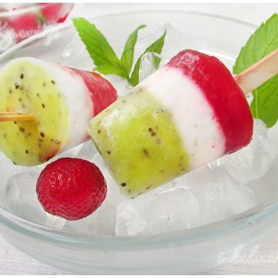 Домашнее фруктовое мороженое из клубники, киви и йогурта