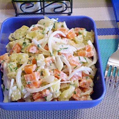 Салат из моркови и картофеля