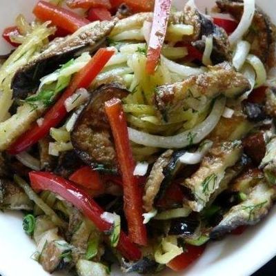 Вкусный салат из баклажанов