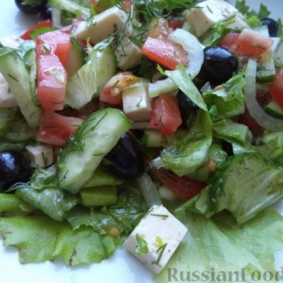 Салат из свежих овощей с брынзой