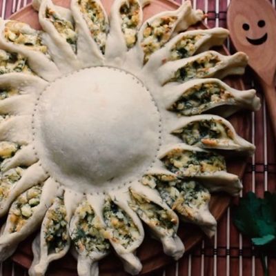Пирог Солнце с сыром и зеленью