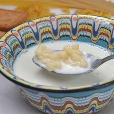 Молочный суп с макаронами в мультиварке
