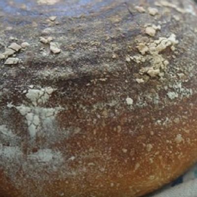 Белый хлеб во французском стиле на закваске