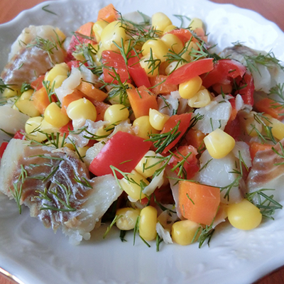 Салат из рыбы с овощами на пару