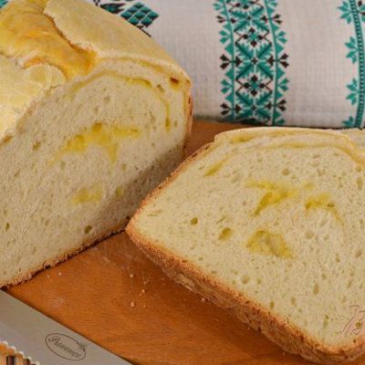Хлеб на рассоле с сыром и чесноком в хлебопечке