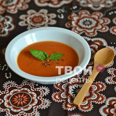 Суп из запеченных помидоров с чесноком и базиликом