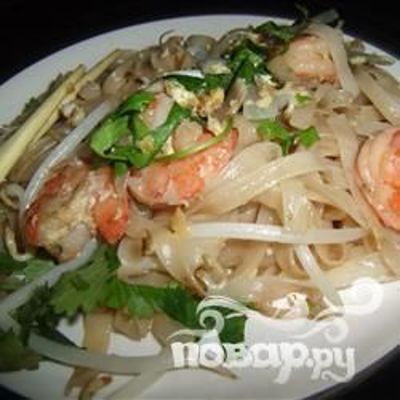 Тайское блюдо из рисовой лапши