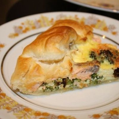 Французский пирог с брокколи и лососем