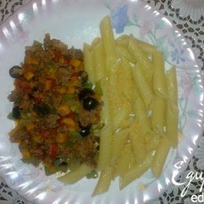 Спагетти с овощами и фаршем