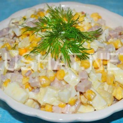 Салат с ветчиной, сыром и кукурузой