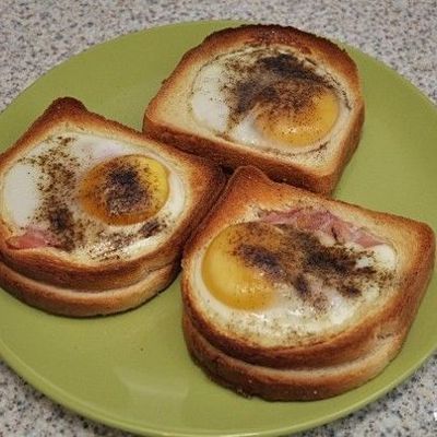 Бутерброды в духовке с яйцом