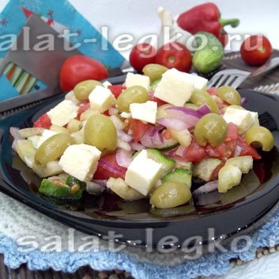 Греческий салат с маслинами