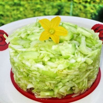 Зеленый летний салат