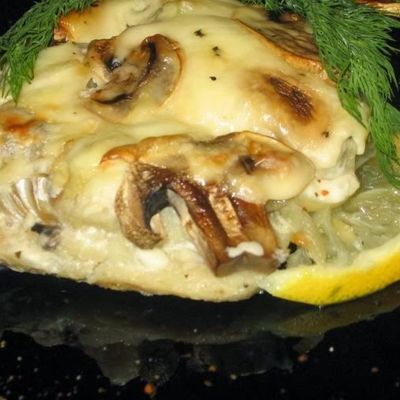 Рыба в духовке с сыром и грибами