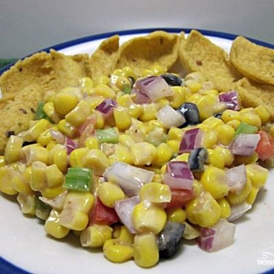Салат из чипсов и кукурузы